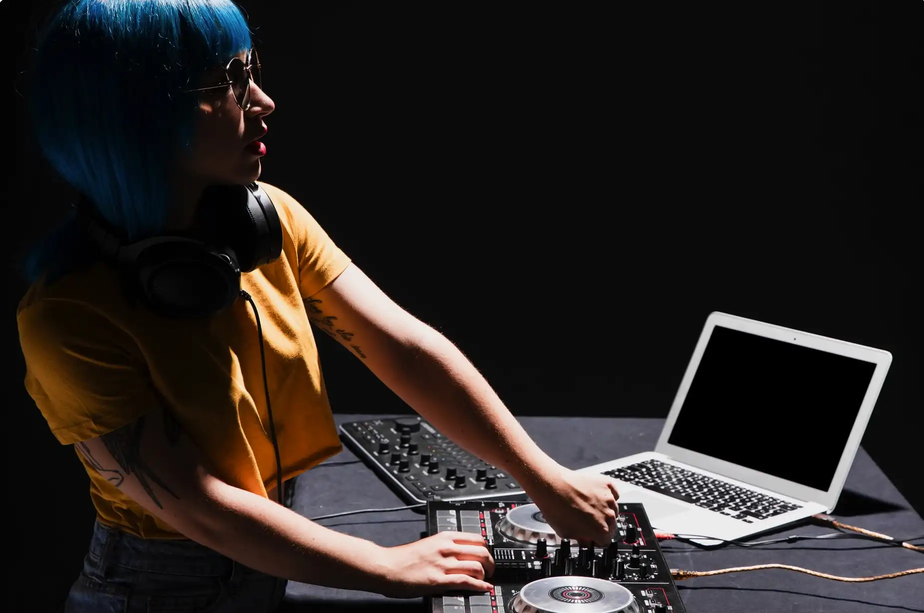 Comment bien s'équiper pour ses premiers sets DJ en live ?
