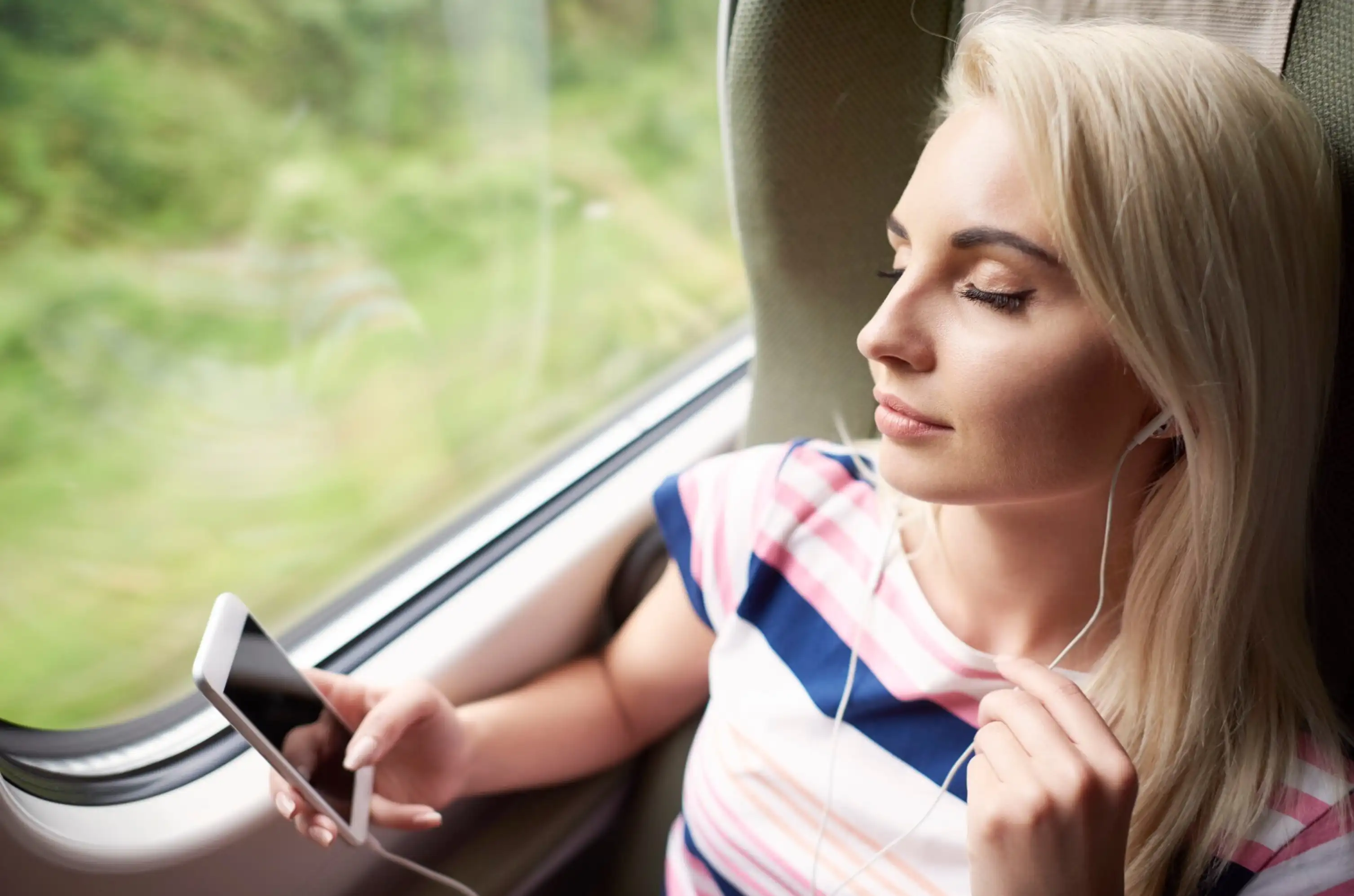 Comment écouter un podcast sans connexion internet ? Le guide pratique
