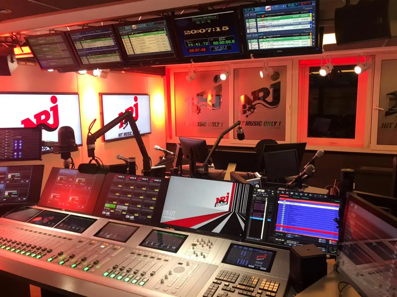 Audiences NRJ 2026 : pourquoi la station perd des auditeurs